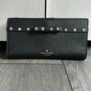 Kate spade wallet ** purse sold separately